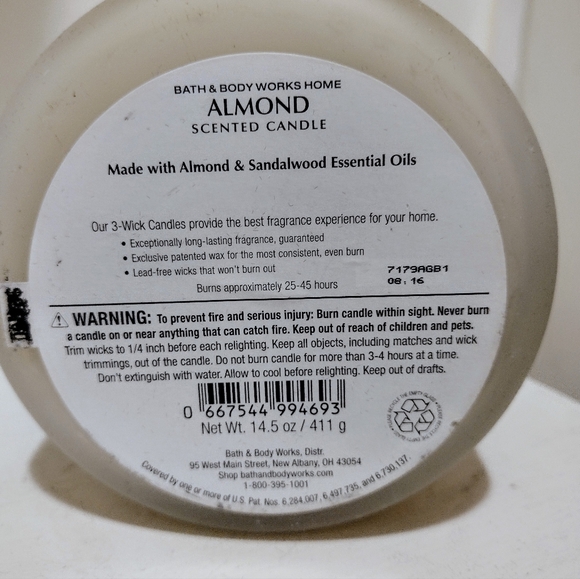 NEW Almond Bath & Body Works 3 wick Candle HTF - Picture 5 of 8